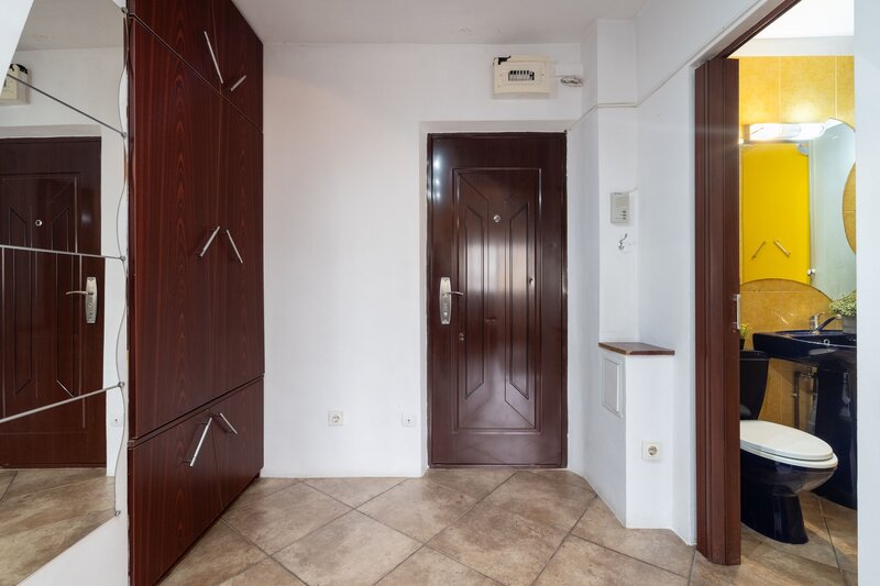 Crangasi  Garsoniera 27 mp 3 min Metrou Crangasi  Bloc 1981  Comision 0%