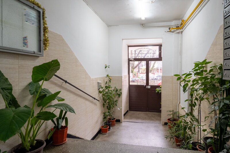 Crangasi  Garsoniera 27 mp 3 min Metrou Crangasi  Bloc 1981  Comision 0%