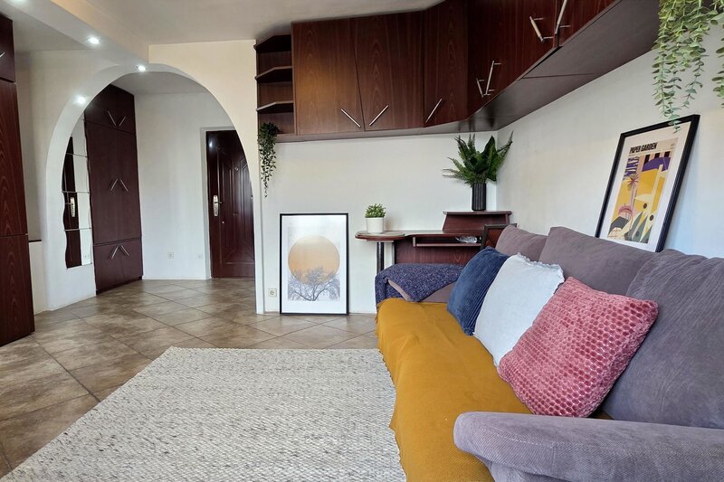 Crangasi  Garsoniera 27 mp 3 min Metrou Crangasi  Bloc 1981  Comision 0%