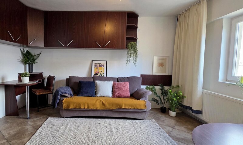 Crangasi  Garsoniera 27 mp 3 min Metrou Crangasi  Bloc 1981  Comision 0%