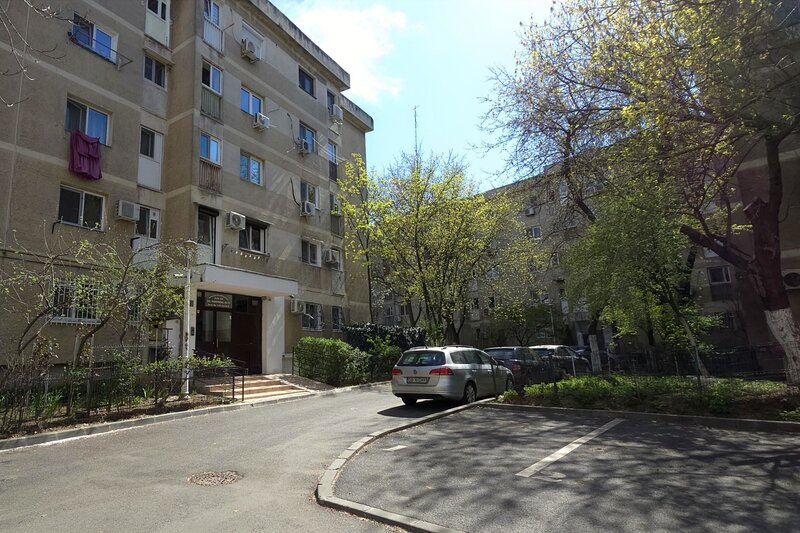 Crangasi  Garsoniera 27 mp 3 min Metrou Crangasi  Bloc 1981  Comision 0%