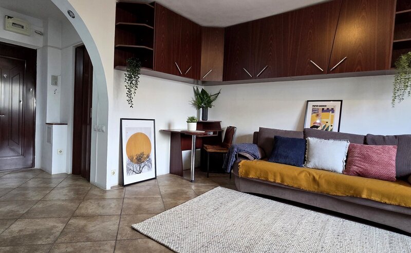 Crangasi  Garsoniera 27 mp 3 min Metrou Crangasi  Bloc 1981  Comision 0%